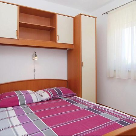 2 Bedroom Nice Apartment In Vir Exterior foto