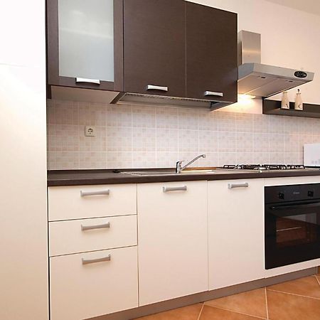 2 Bedroom Nice Apartment In Vir Exterior foto