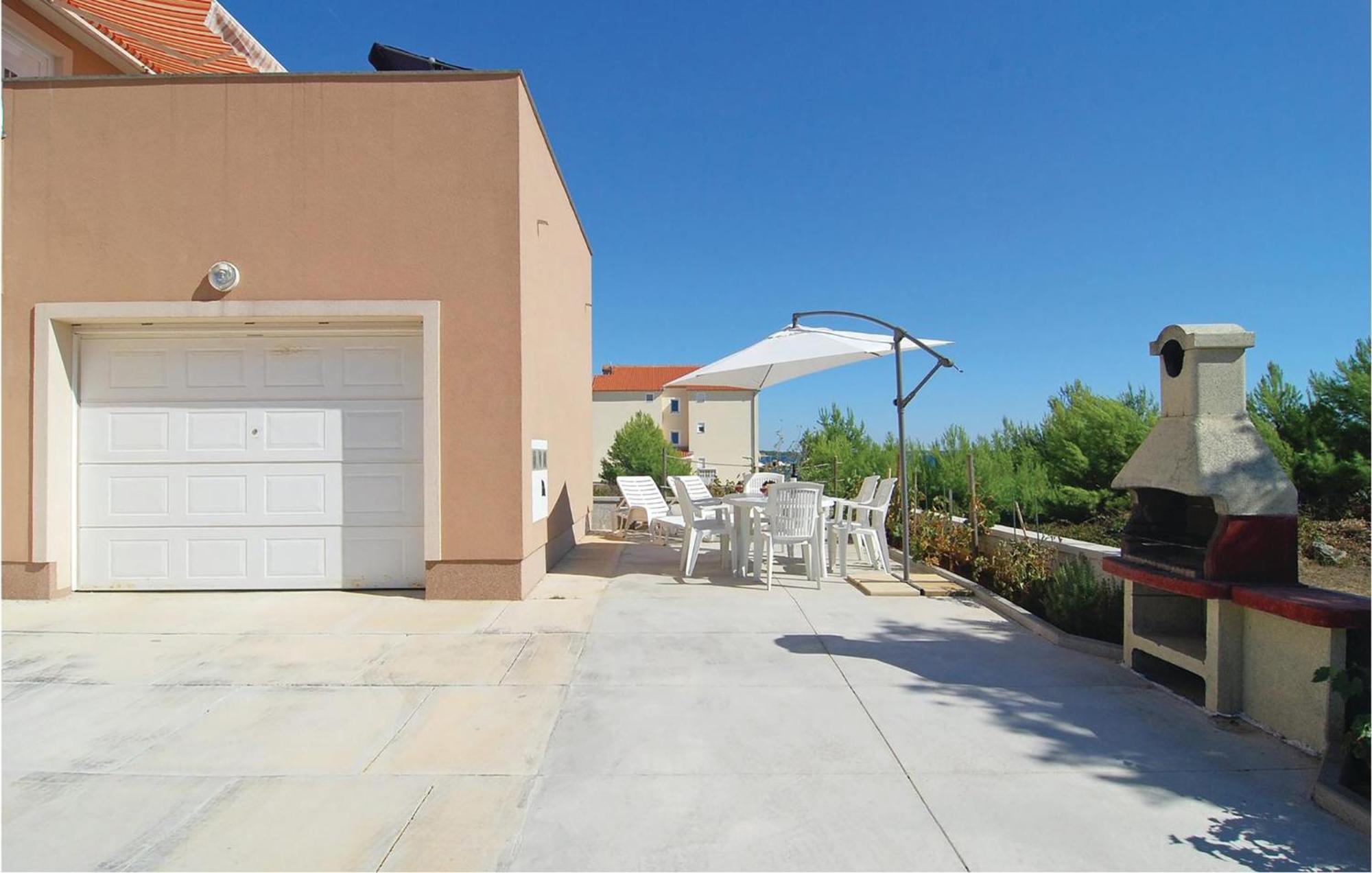 2 Bedroom Nice Apartment In Vir Exterior foto
