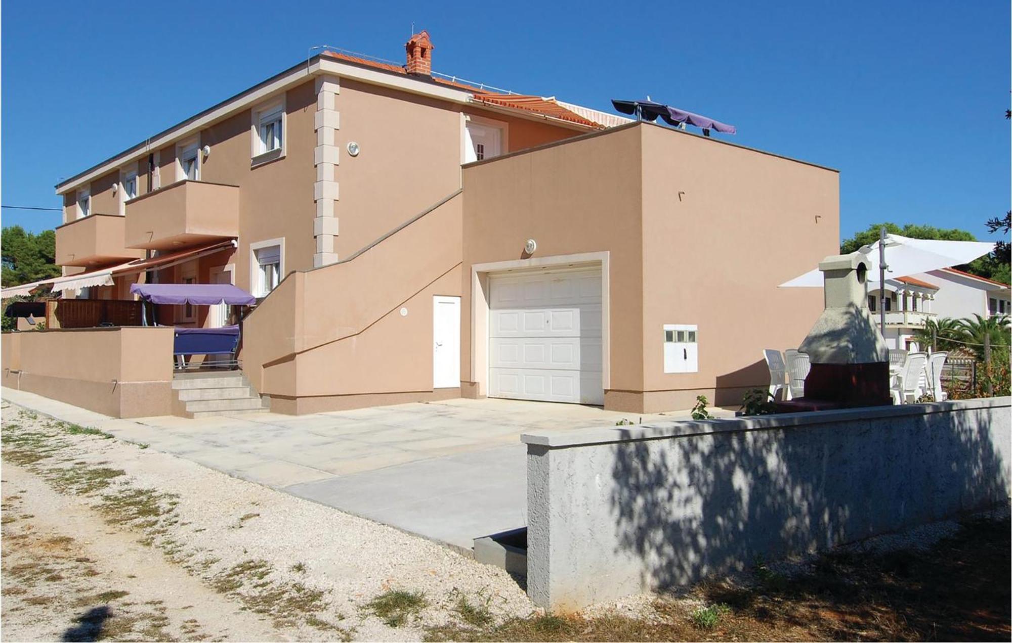 2 Bedroom Nice Apartment In Vir Exterior foto